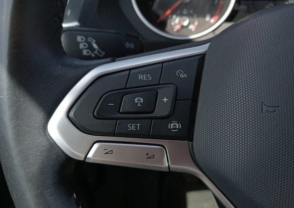 Volkswagen Tiguan cena 104900 przebieg: 82770, rok produkcji 2020 z Buk małe 529